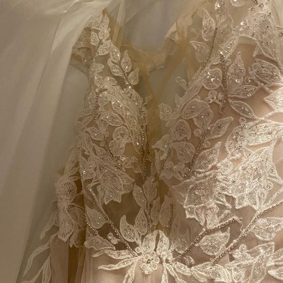 Brand New Wedding Dress from David’s Bridal. - Picture 6 of 6